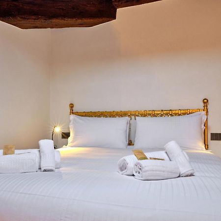 Apartmentsarena - Residenza Degli Scaligeri - Piazza Erbe ヴェローナ エクステリア 写真