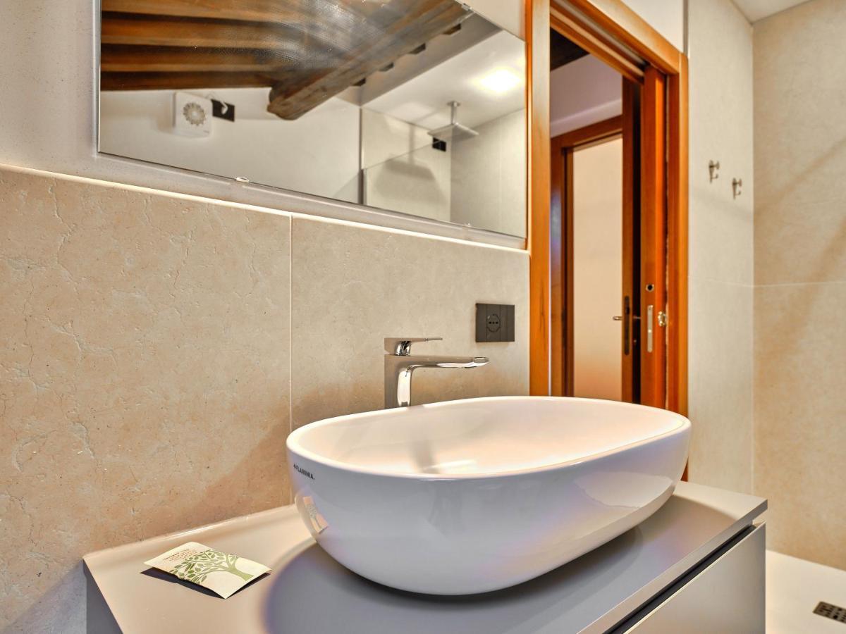 Apartmentsarena - Residenza Degli Scaligeri - Piazza Erbe ヴェローナ エクステリア 写真