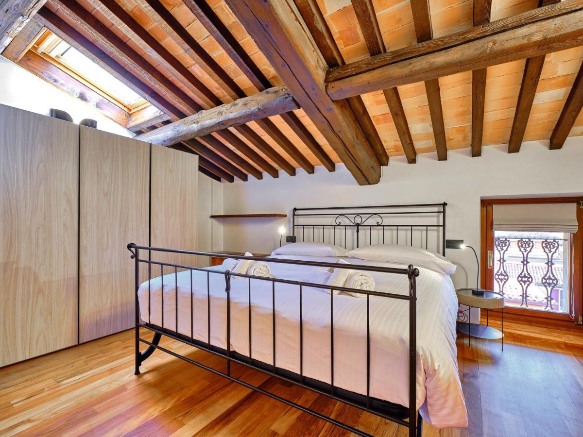 Apartmentsarena - Residenza Degli Scaligeri - Piazza Erbe ヴェローナ エクステリア 写真