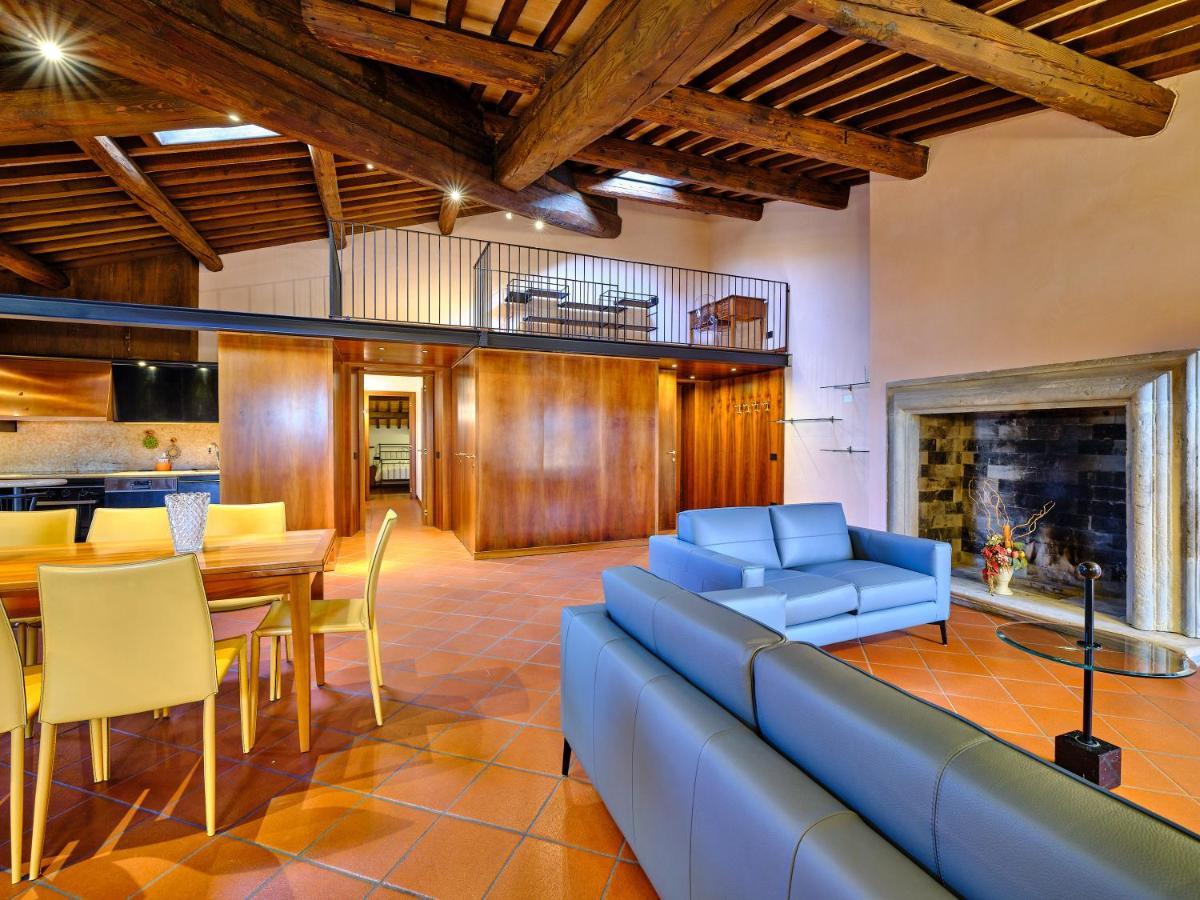 Apartmentsarena - Residenza Degli Scaligeri - Piazza Erbe ヴェローナ エクステリア 写真