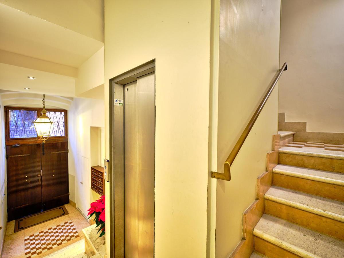 Apartmentsarena - Residenza Degli Scaligeri - Piazza Erbe ヴェローナ エクステリア 写真