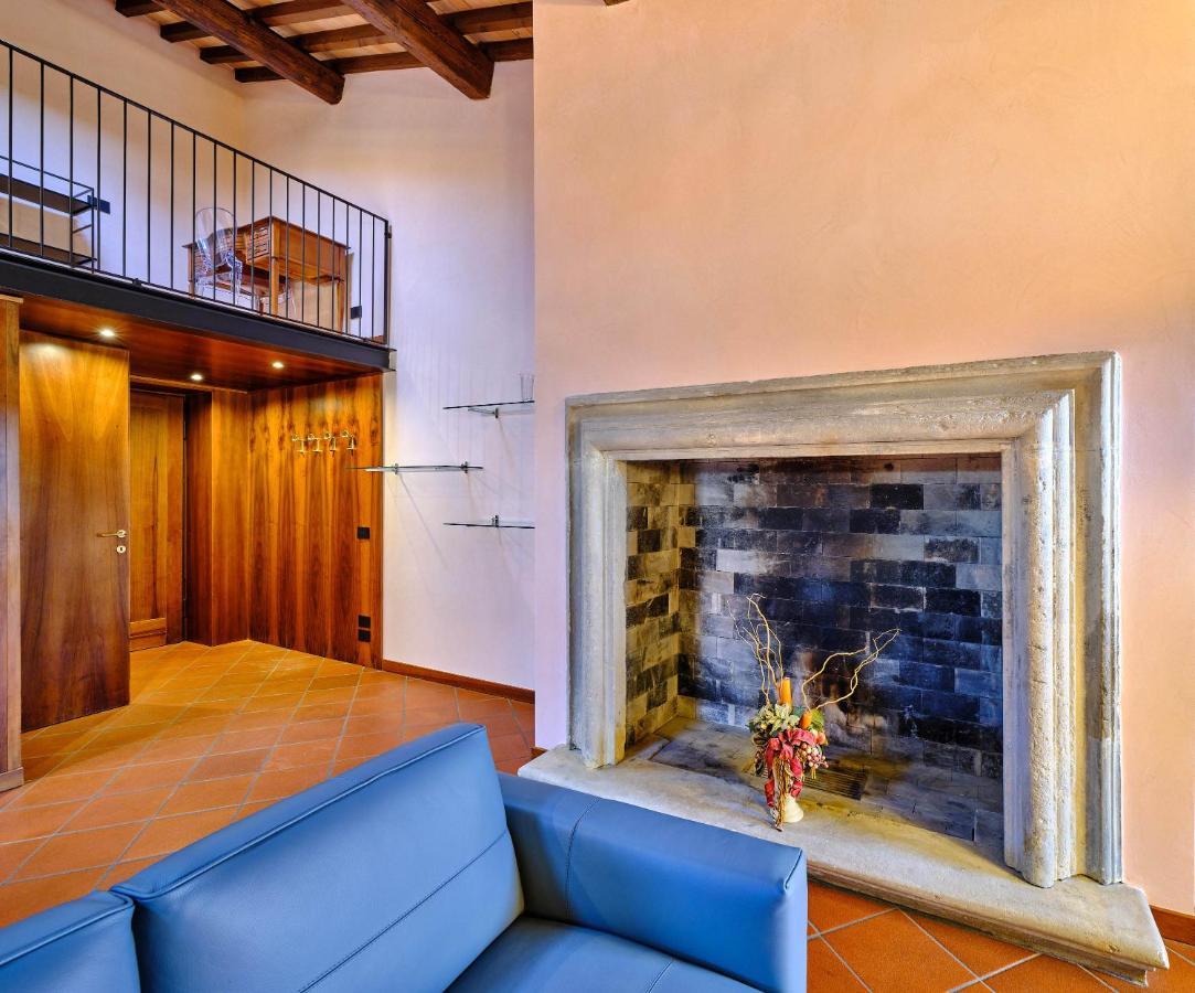 Apartmentsarena - Residenza Degli Scaligeri - Piazza Erbe ヴェローナ エクステリア 写真